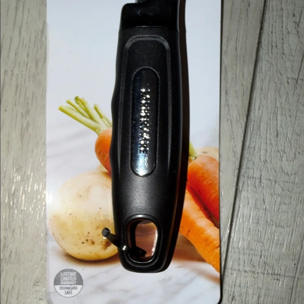 Farberware Black Professional Euro Peeler‎
